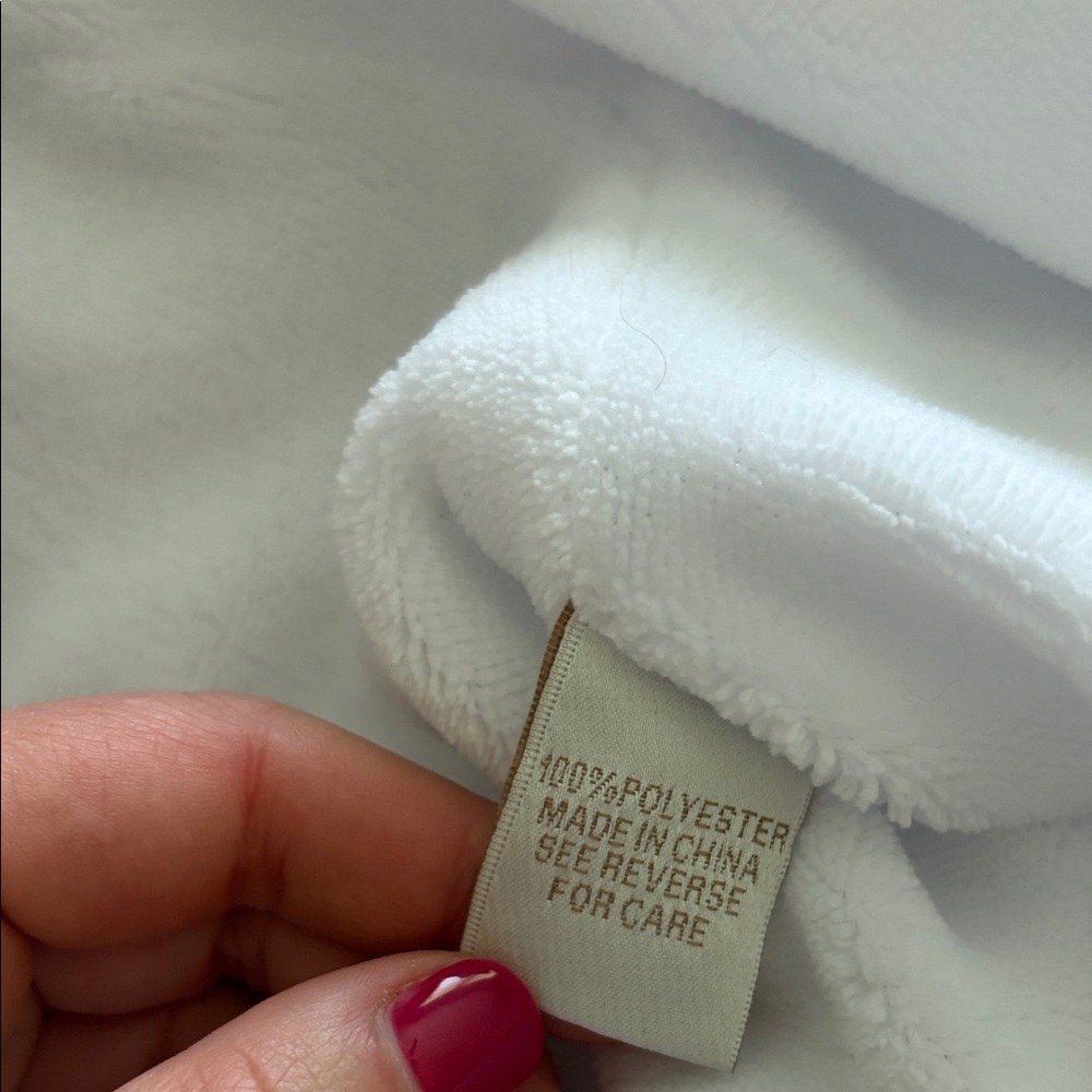 White Shawl Collar Robe - Picture 4 of 6